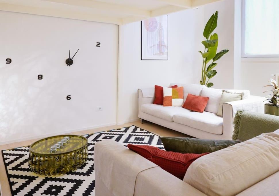 Navigli-Bocconi Spazio Luce Design Appartement Milaan Buitenkant foto