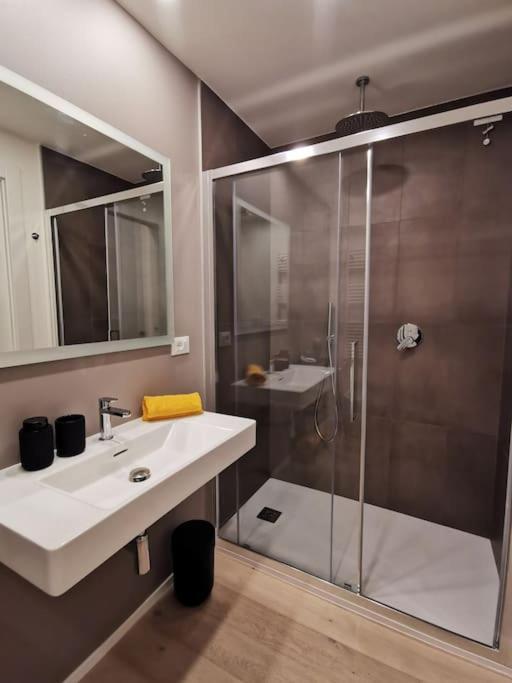 Navigli-Bocconi Spazio Luce Design Appartement Milaan Buitenkant foto