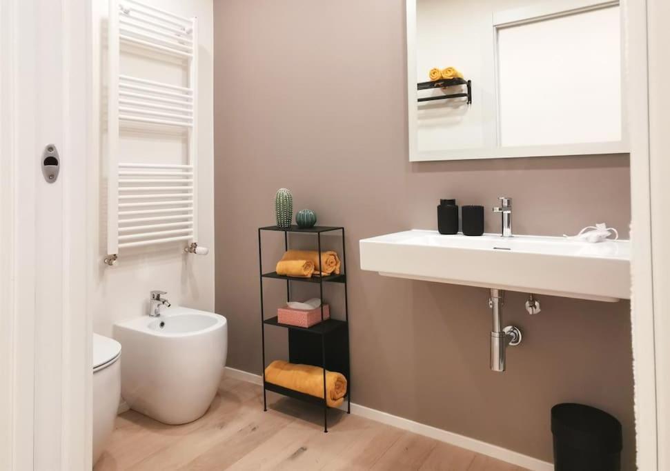 Navigli-Bocconi Spazio Luce Design Appartement Milaan Buitenkant foto