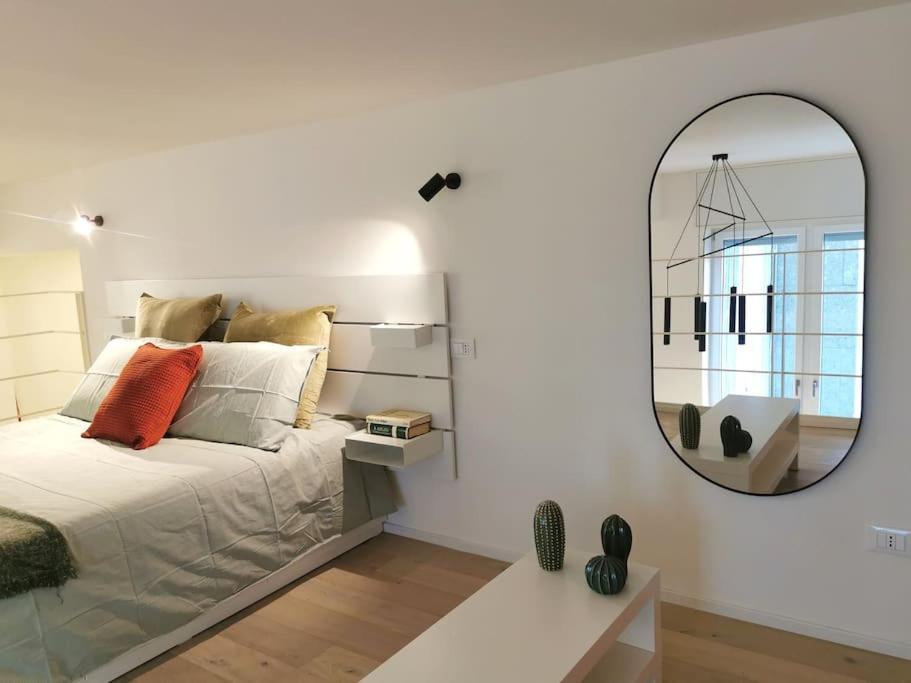Navigli-Bocconi Spazio Luce Design Appartement Milaan Buitenkant foto